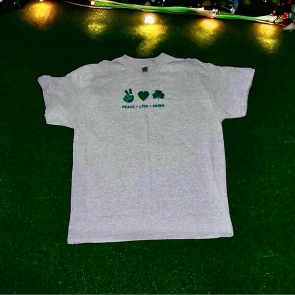 Shirt ST Patrick’s Day Graphic Peace Love Irish T-Shirt Tee Short Sleeve Size XL - Picture 9 of 16